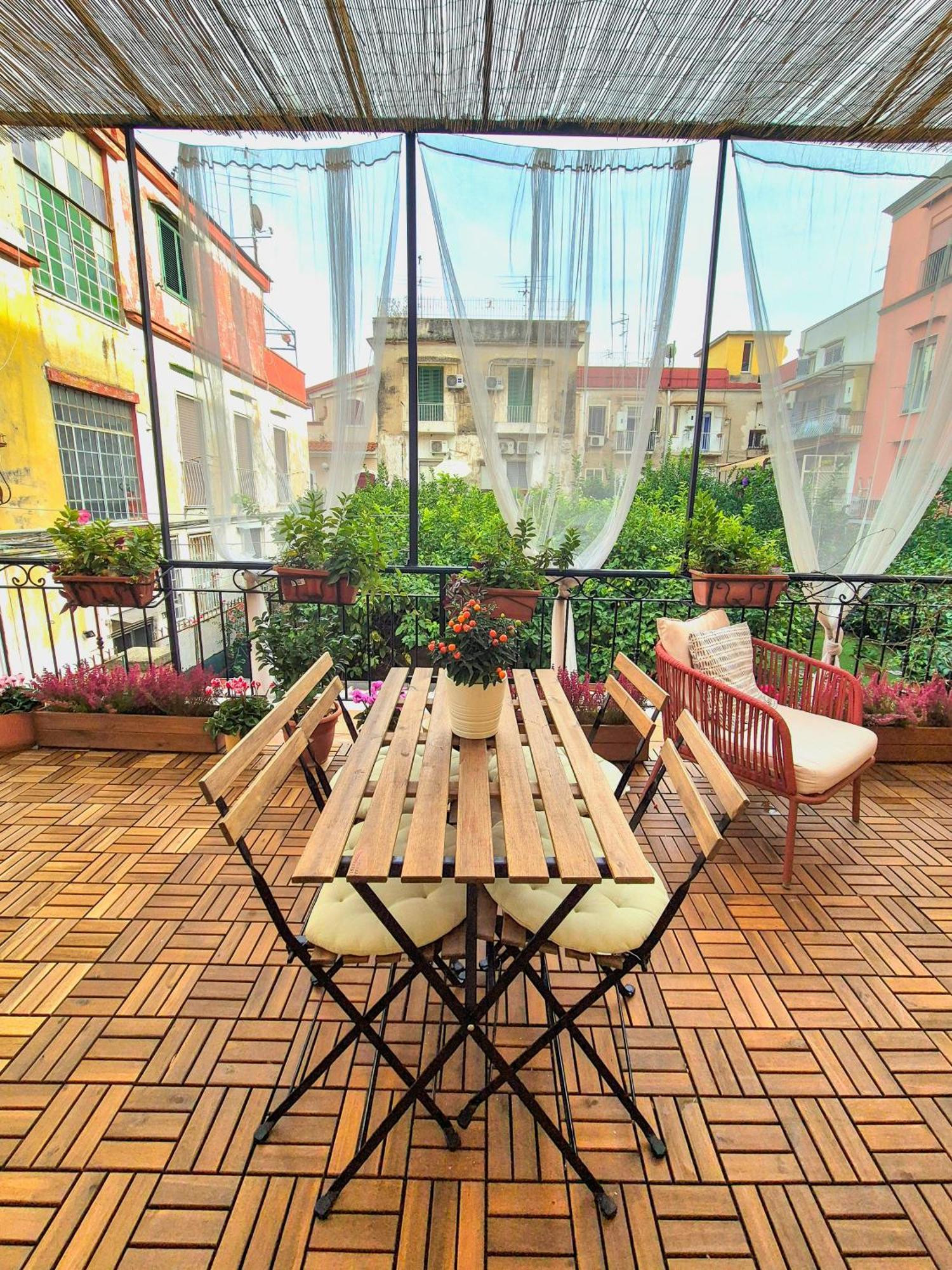 Апартаменты La Terrazza Al Museo Неаполь Экстерьер фото